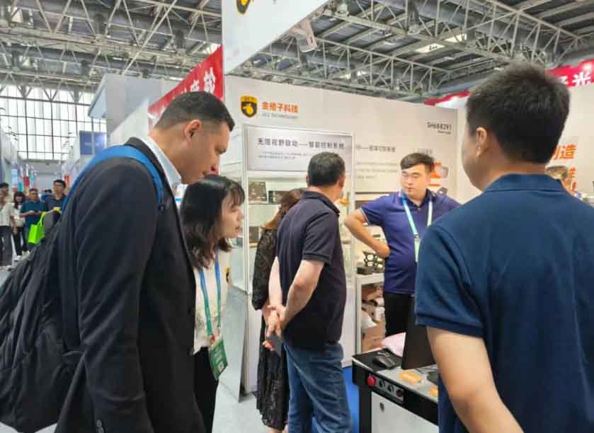 glass expo spotlight infinite field linkage empowers industry's intelligent upgrade 1