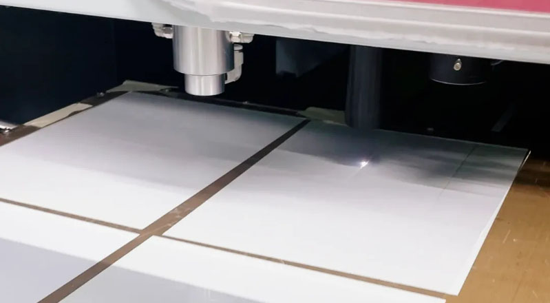 0.25mm mobile phone glass cover laser cutting solution 2