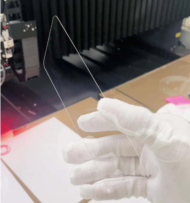0.25mm mobile phone glass cover laser cutting solution 3