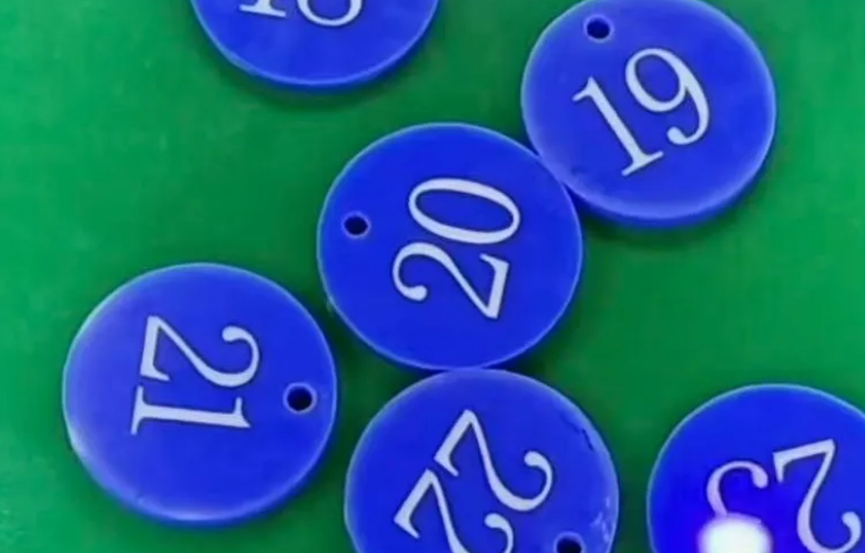 advantages and process tips of uv laser marking on blue plastic materials 2